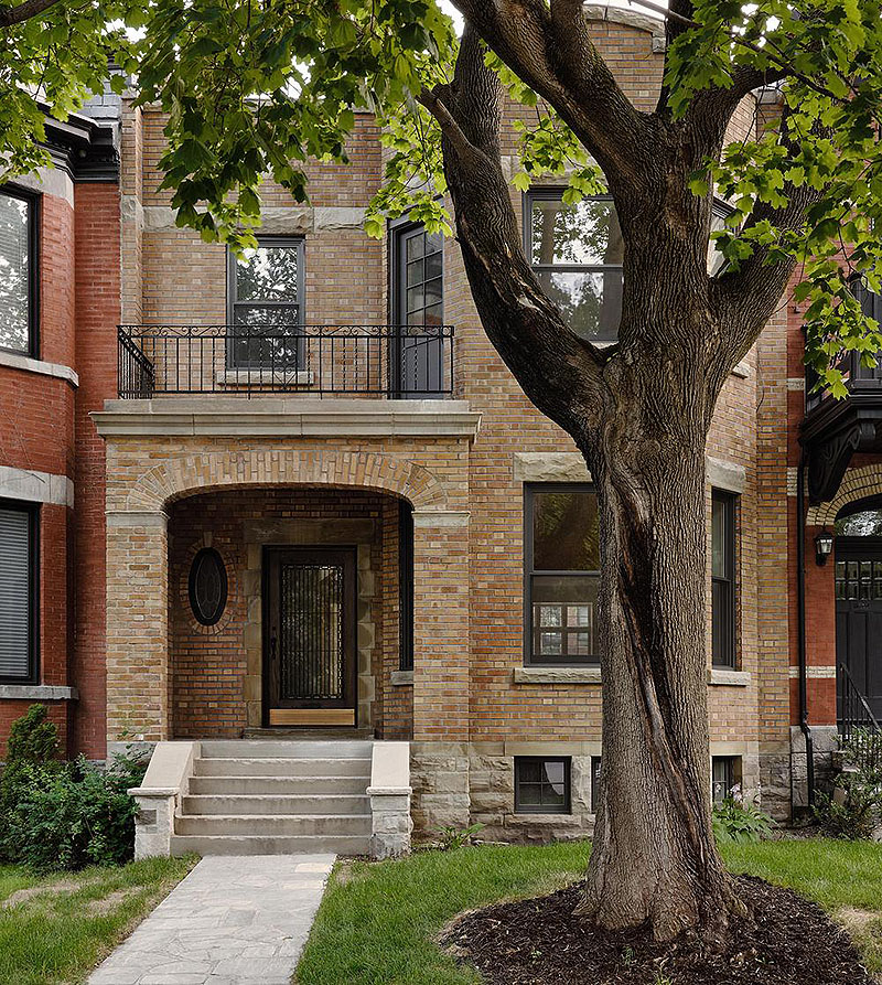 Vives St-Laurent renueva una casa sin romper con su origen