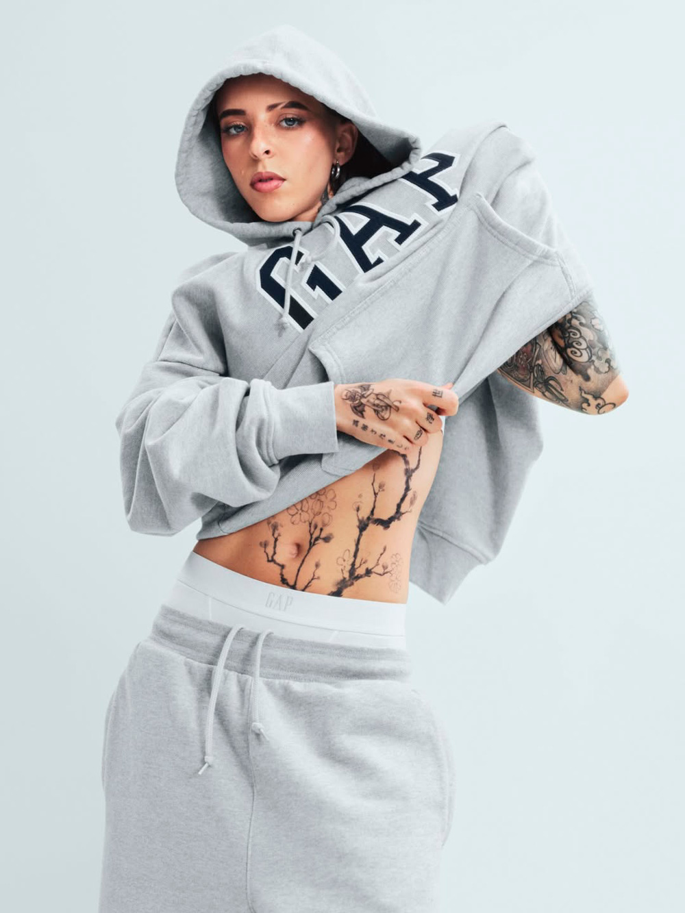 Young Miko hace late check out en su nueva gira mundial