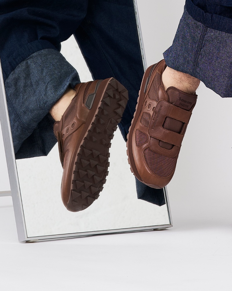 Velcro y diseño: el giro formal de Saucony y Engineered