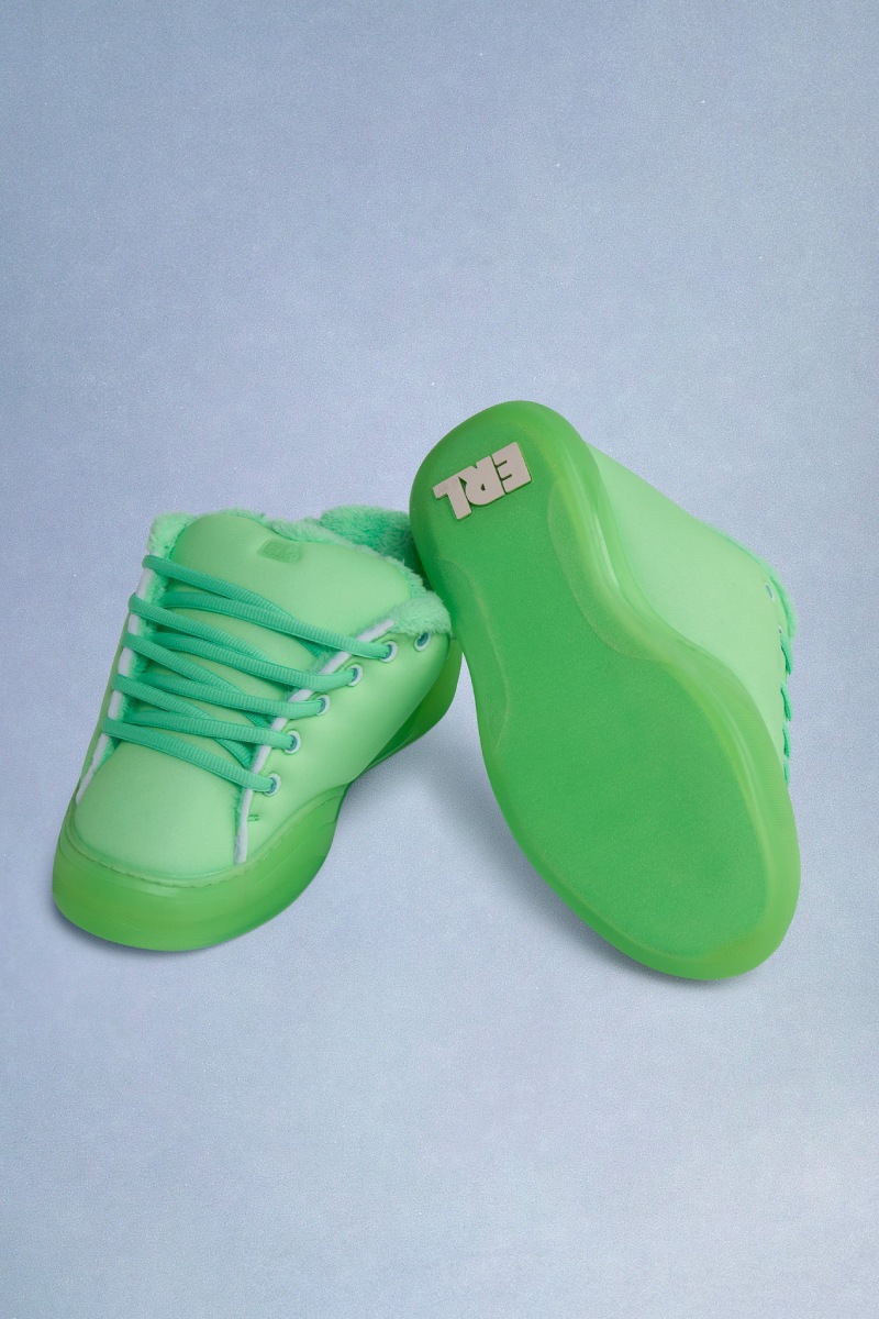 ERL pinta de verde eléctrico sus zapas de inspiración Y2K