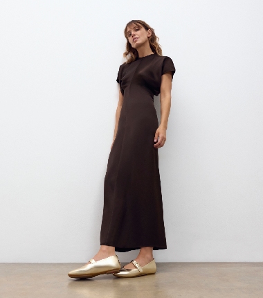 FitFlop logra que las Mary Jane sean cómodas para el calor