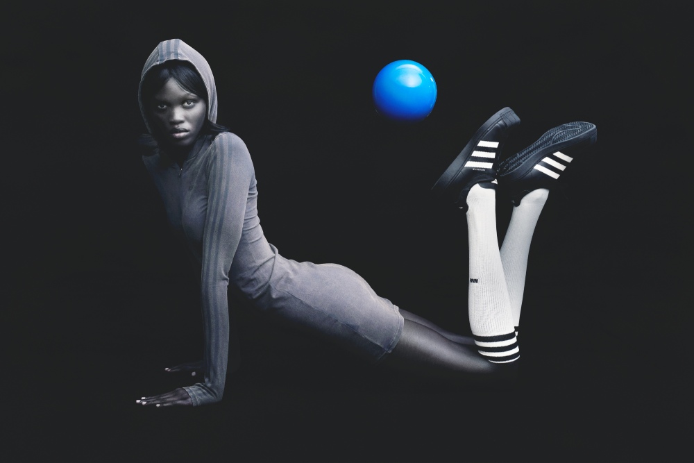 Avavav vuelve a radicalizar el sportswear icónico de adidas
