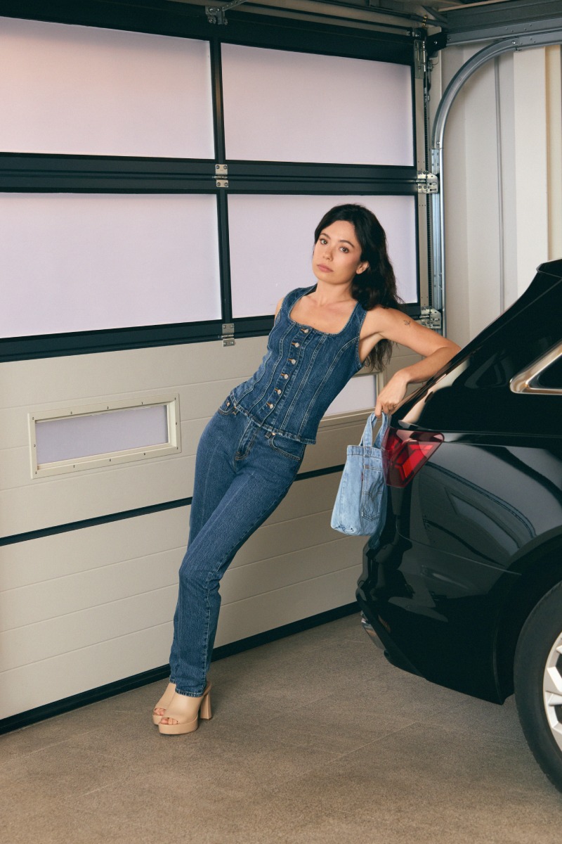 Anna Castillo nos da la guía para llevar denim en primavera