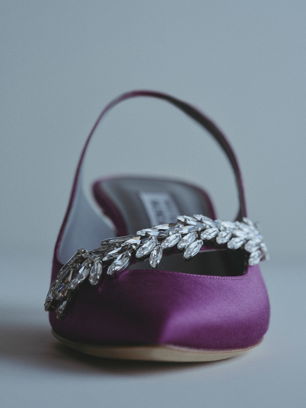 Balenciaga y Manolo Blahnik estrenan sus primeros tacones