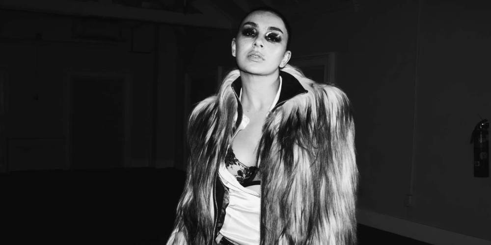 Charli XCX ¿deja atrás su era Brat y se adentra al rock?