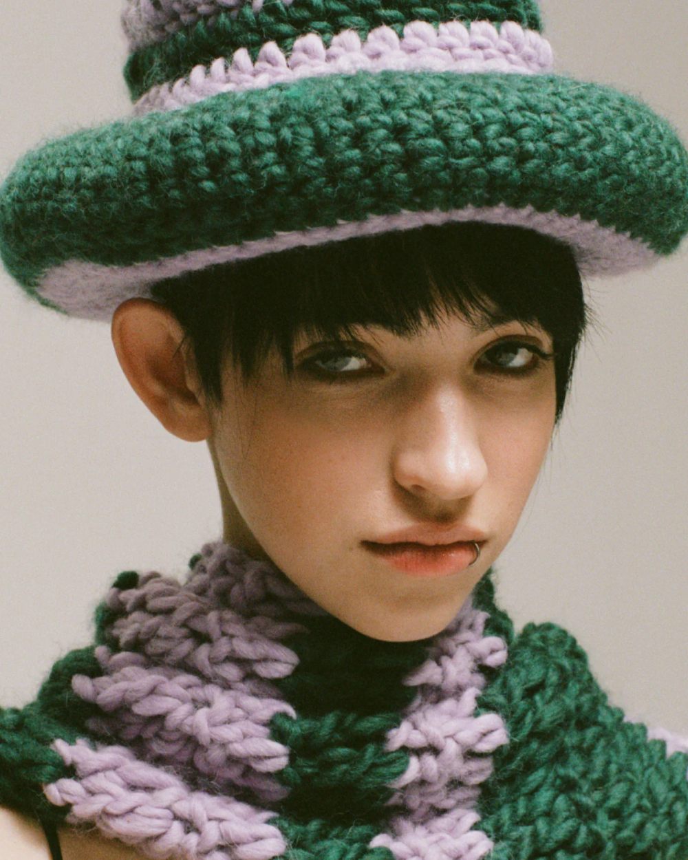 Edward Cuming y la belleza de lo imperfecto para este otoño