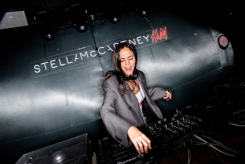 Toca copiar los looks de la fiesta H&M y Stella McCartney