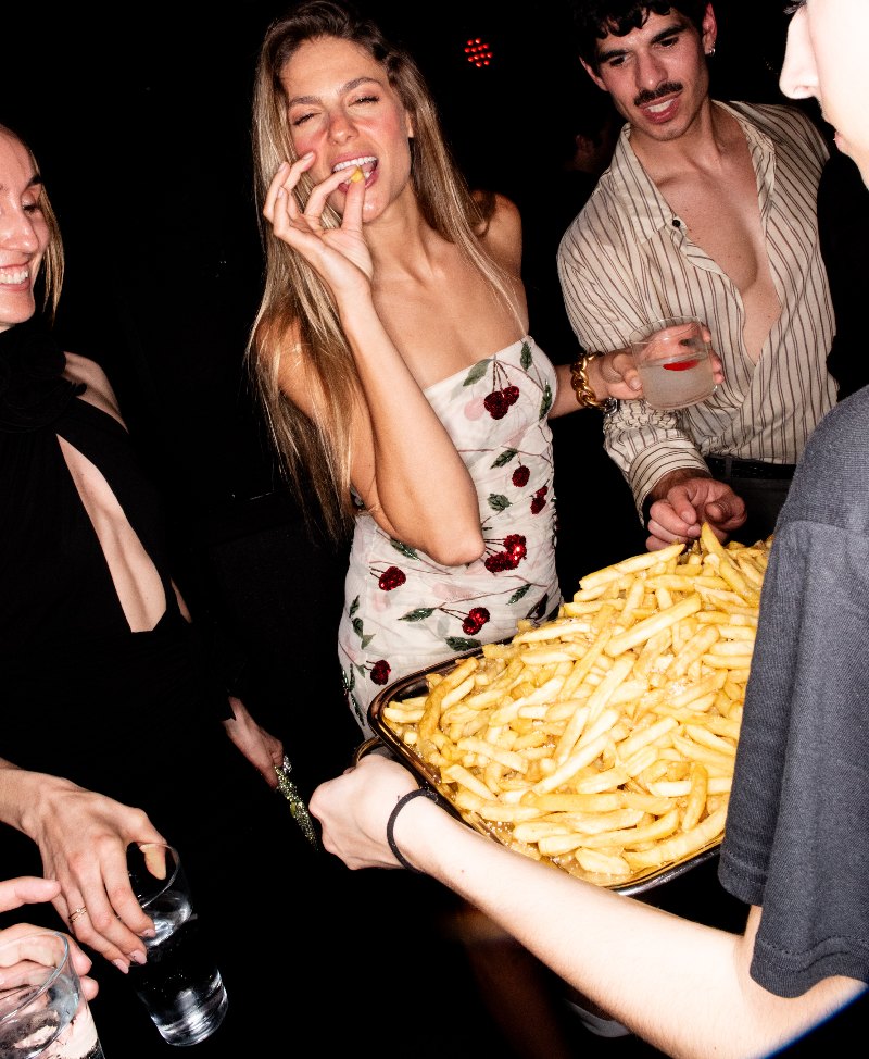 Toca copiar los looks de la fiesta H&M y Stella McCartney