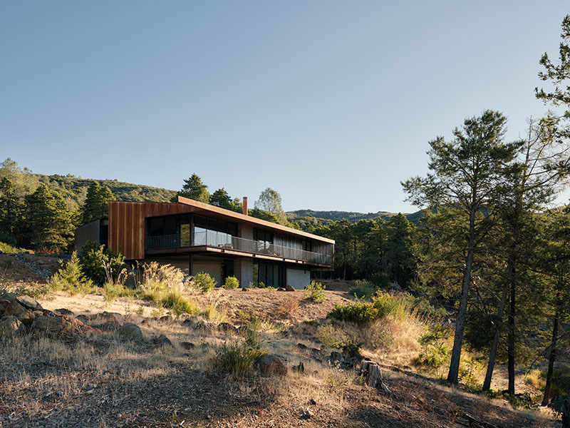 Vivir con el riesgo: Faulkner Architects proyecta Pine Flat