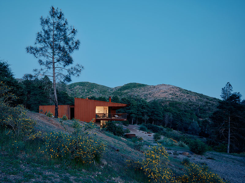 Vivir con el riesgo: Faulkner Architects proyecta Pine Flat