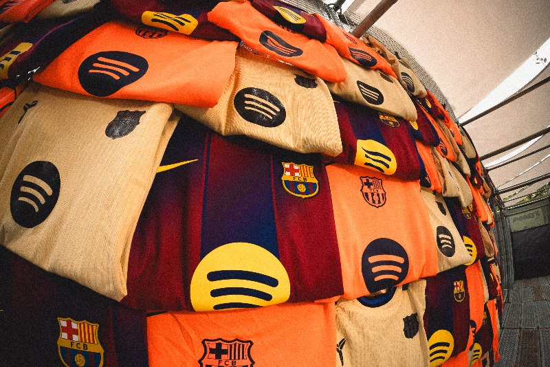 Nike Toma Barcelona con fútbol callejero y música urbana