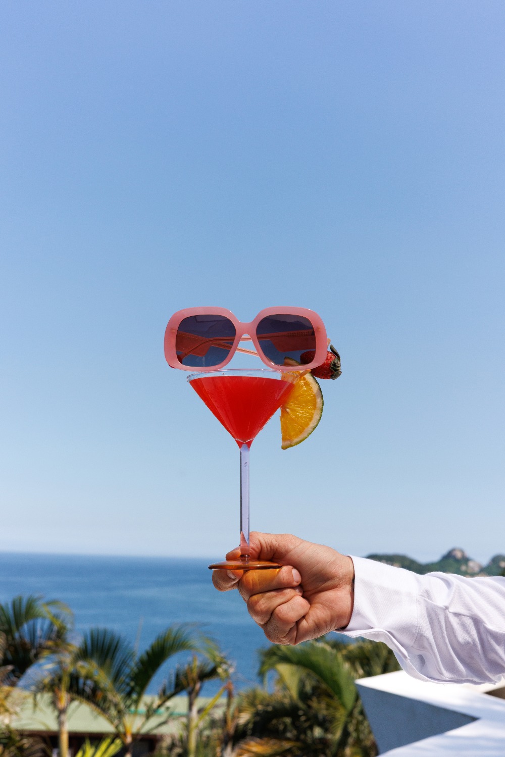 La Cocktelería de Mó, un bar de gafas de sol con carácter