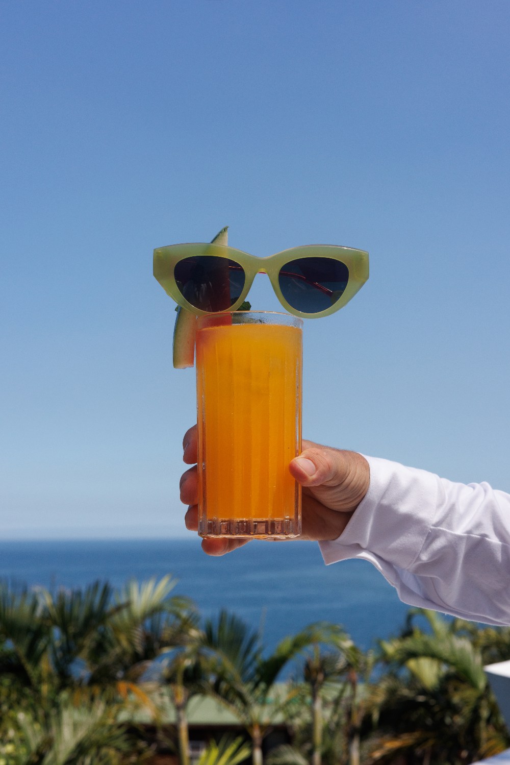 La Cocktelería de Mó, un bar de gafas de sol con carácter