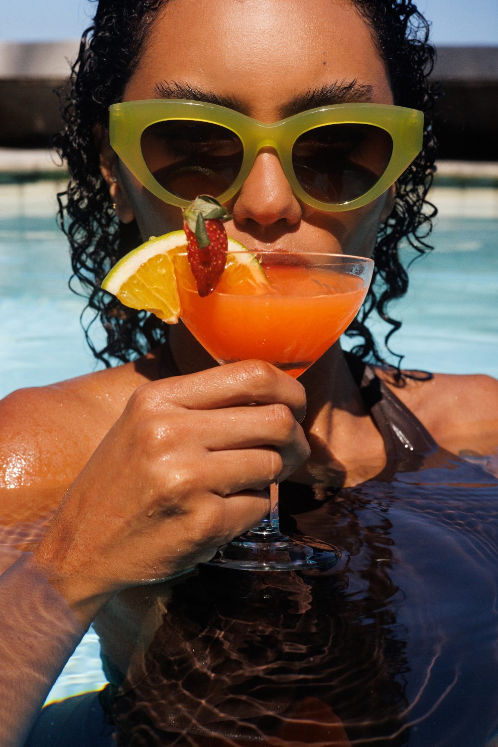 La Cocktelería de Mó, un bar de gafas de sol con carácter