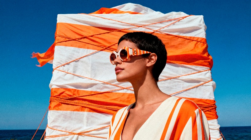 Etnia Barcelona suma el color vibrante de Ibiza a sus gafas