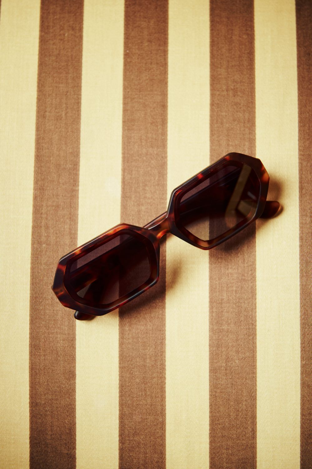 Okkia, con sus gafas de sol, cambia el diseño en España