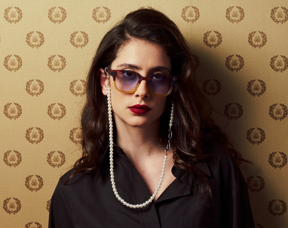 Okkia, con sus gafas de sol, cambia el diseño en España