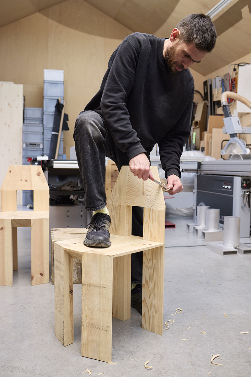 Min Chair, la simplicidad extrema de Max Lamb y Hem