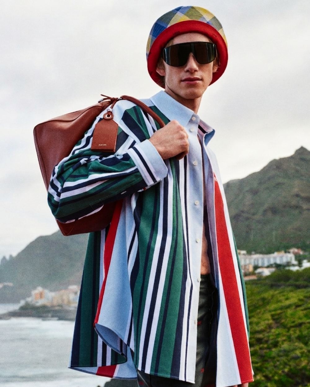 Loewe enfrenta sensualidad y función con su nuevo armario
