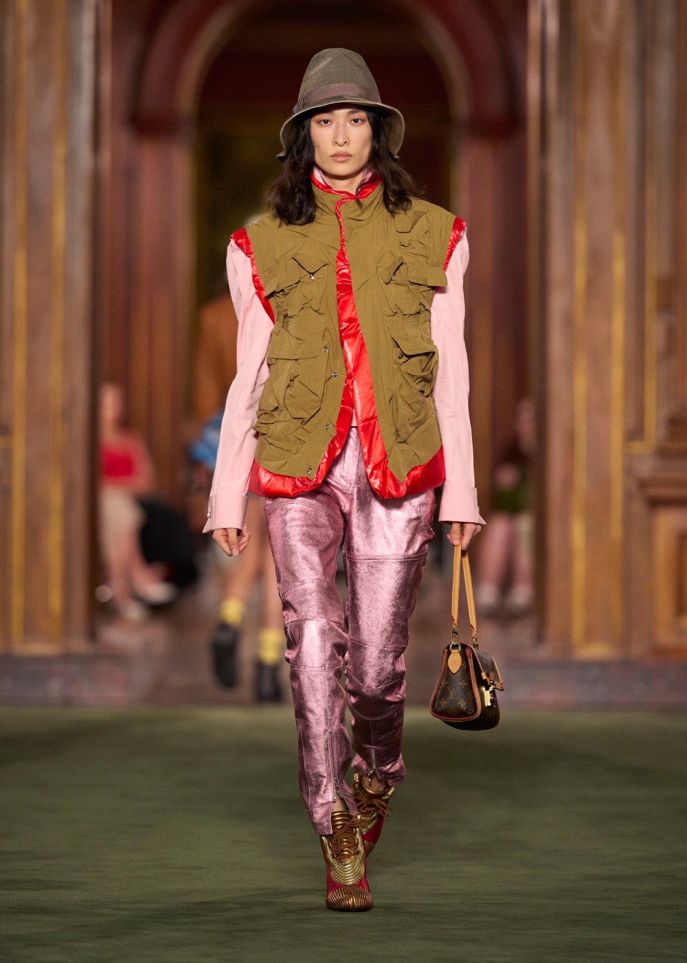 Louis Vuitton mira a las calles neoyorquinas en Cruise 2027
