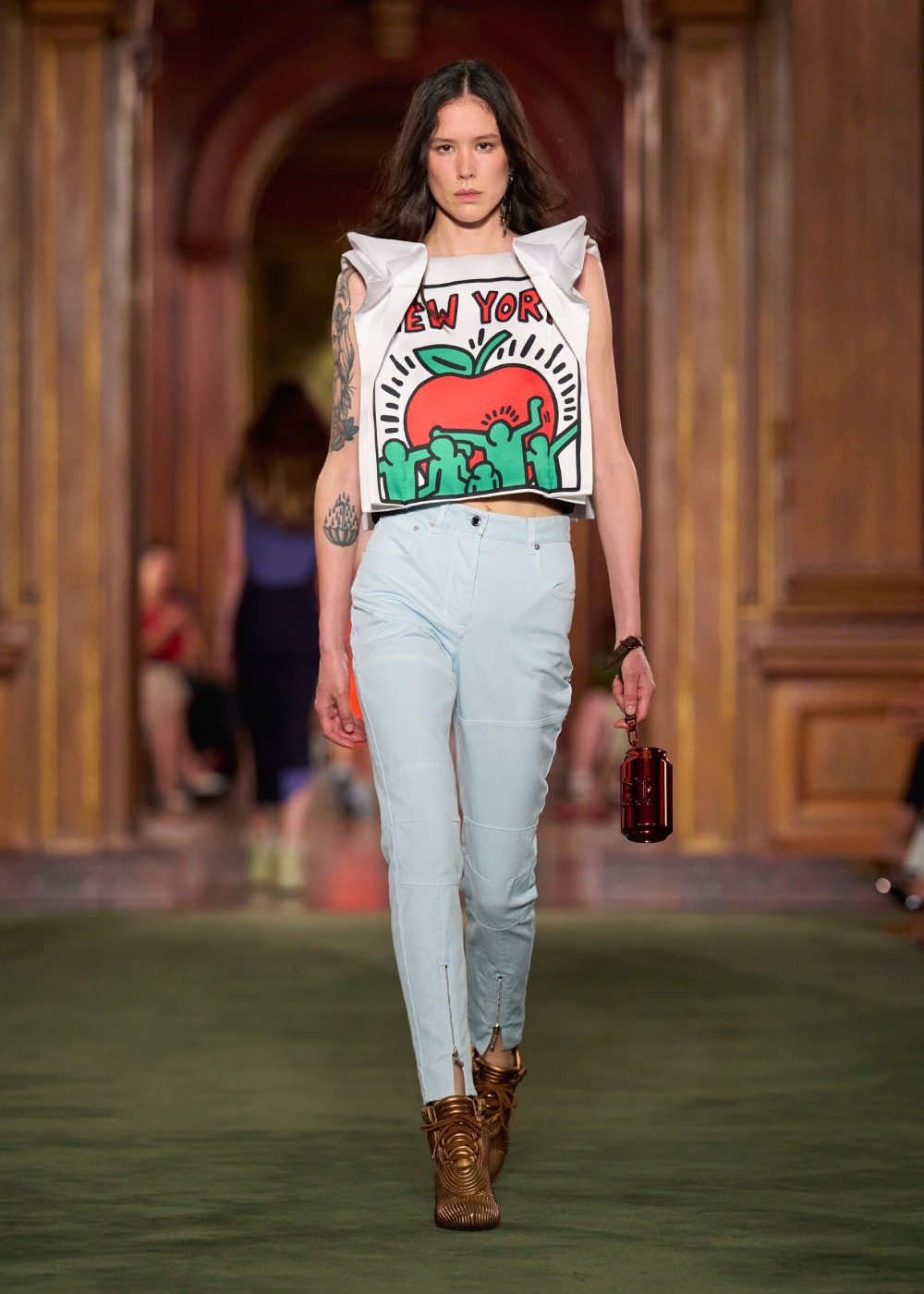 Louis Vuitton mira a las calles neoyorquinas en Cruise 2027