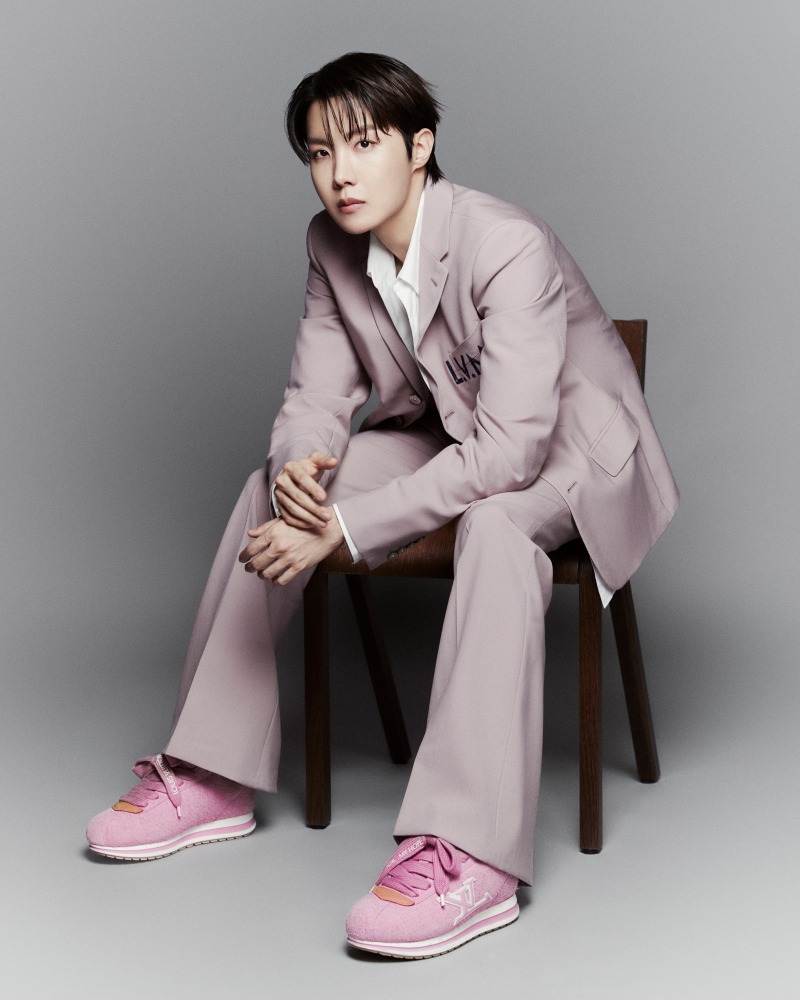 J-Hope y Louis Vuitton estrenan sus sneakers LV Buttersoft