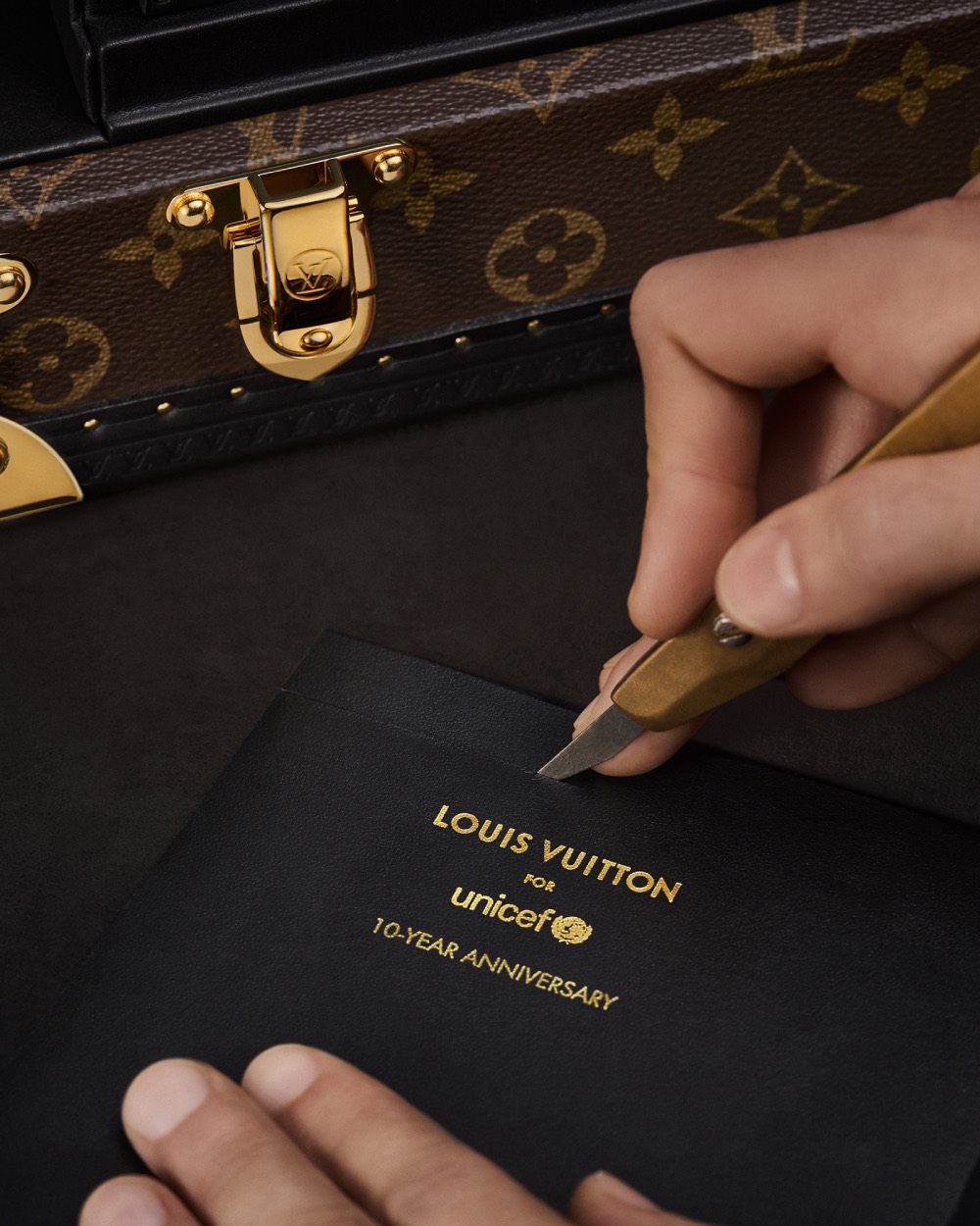 Louis Vuitton y UNICEF celebran una década de colaboración
