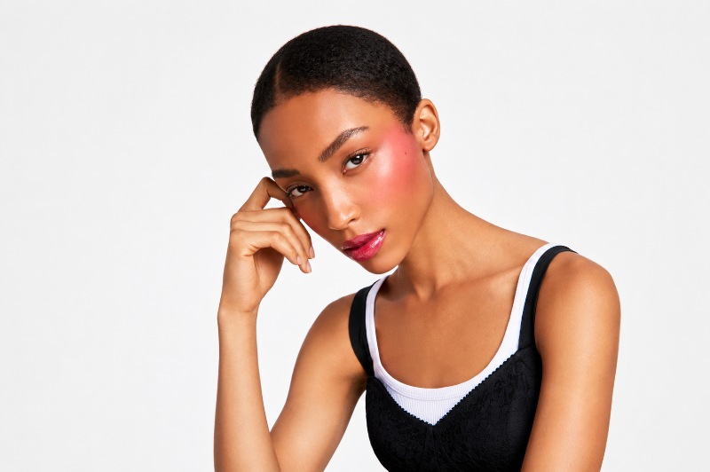 El maquillaje con brillos de Dolce & Gabbana que triunfa