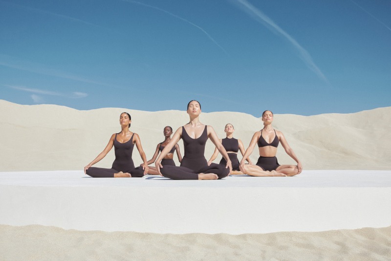 NikeSkims expande su shapewear deportivo a yoga y pilates