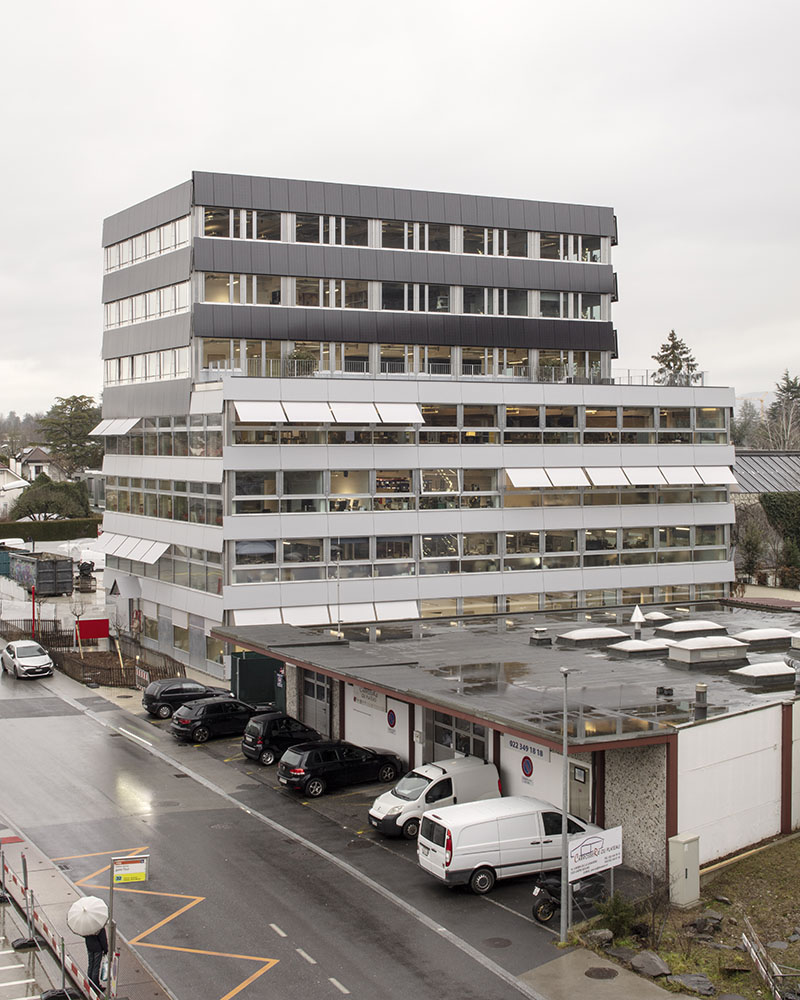 Mosso, el edificio de oficinas low tech de Nomos Architects