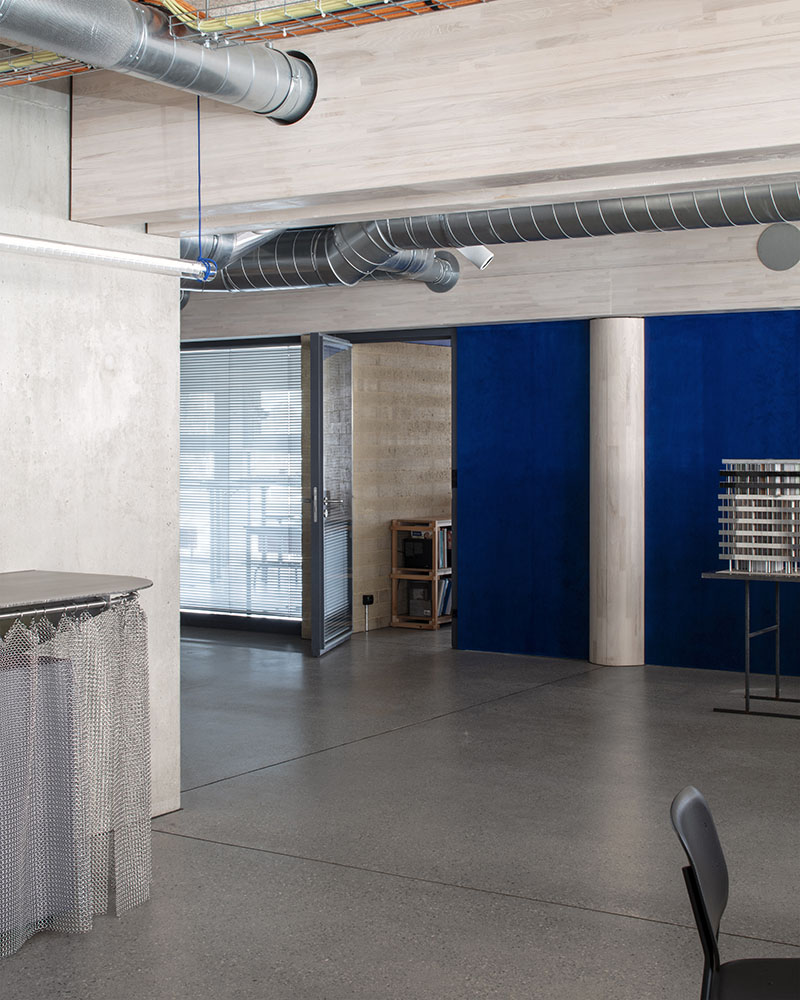 Mosso, el edificio de oficinas low tech de Nomos Architects