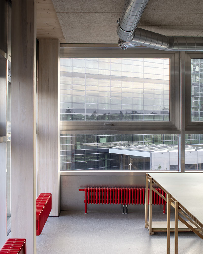Mosso, el edificio de oficinas low tech de Nomos Architects