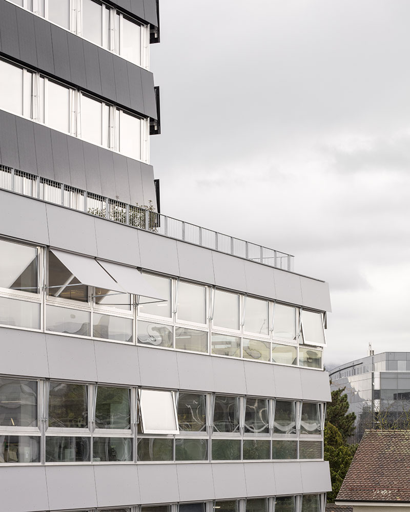 Mosso, el edificio de oficinas low tech de Nomos Architects