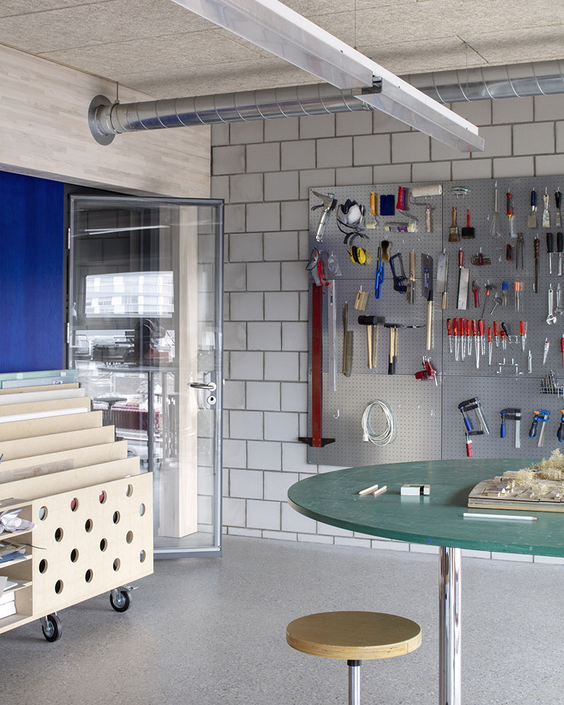 Mosso, el edificio de oficinas low tech de Nomos Architects