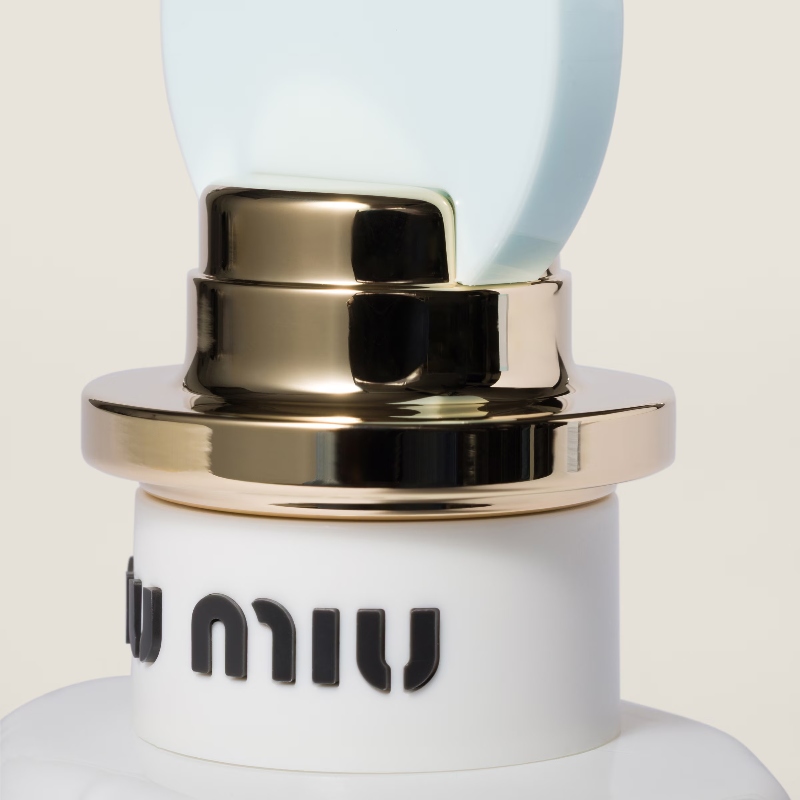 El aroma de Miu Miu esta primavera es tropical y muy floral