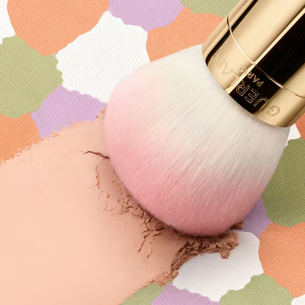 Guerlain perfuma con violeta sus virales polvos compactos