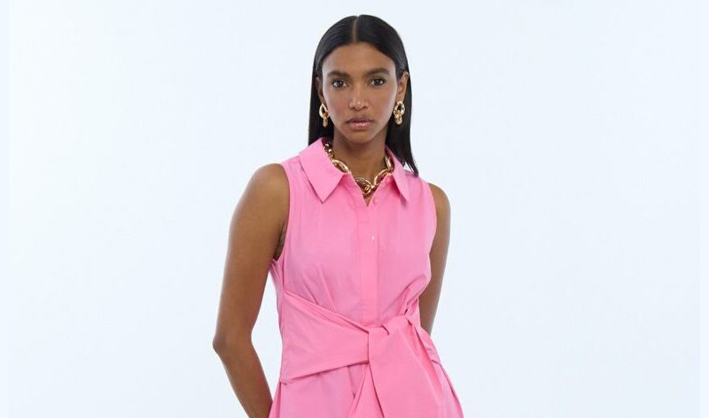 Lola Casademunt nos lleva a Italia con looks de color y luz