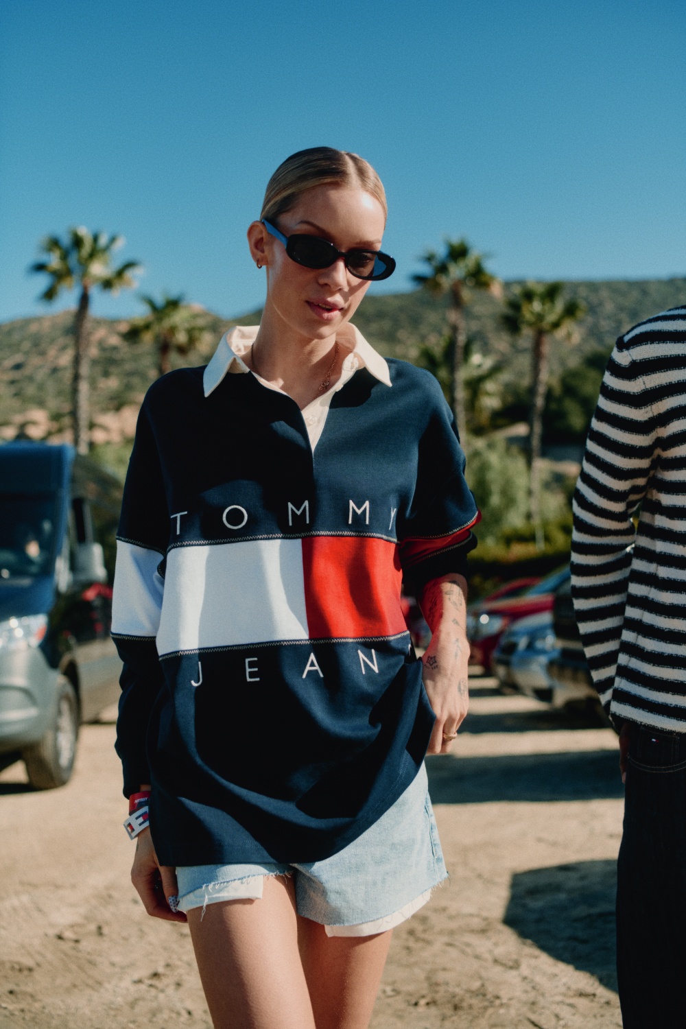 Tommy Jeans celebra la icónica Heritage Flag este verano