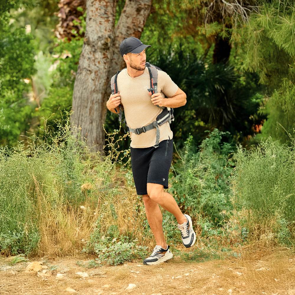 J’hayber reformula el running con zapatillas de tendencia