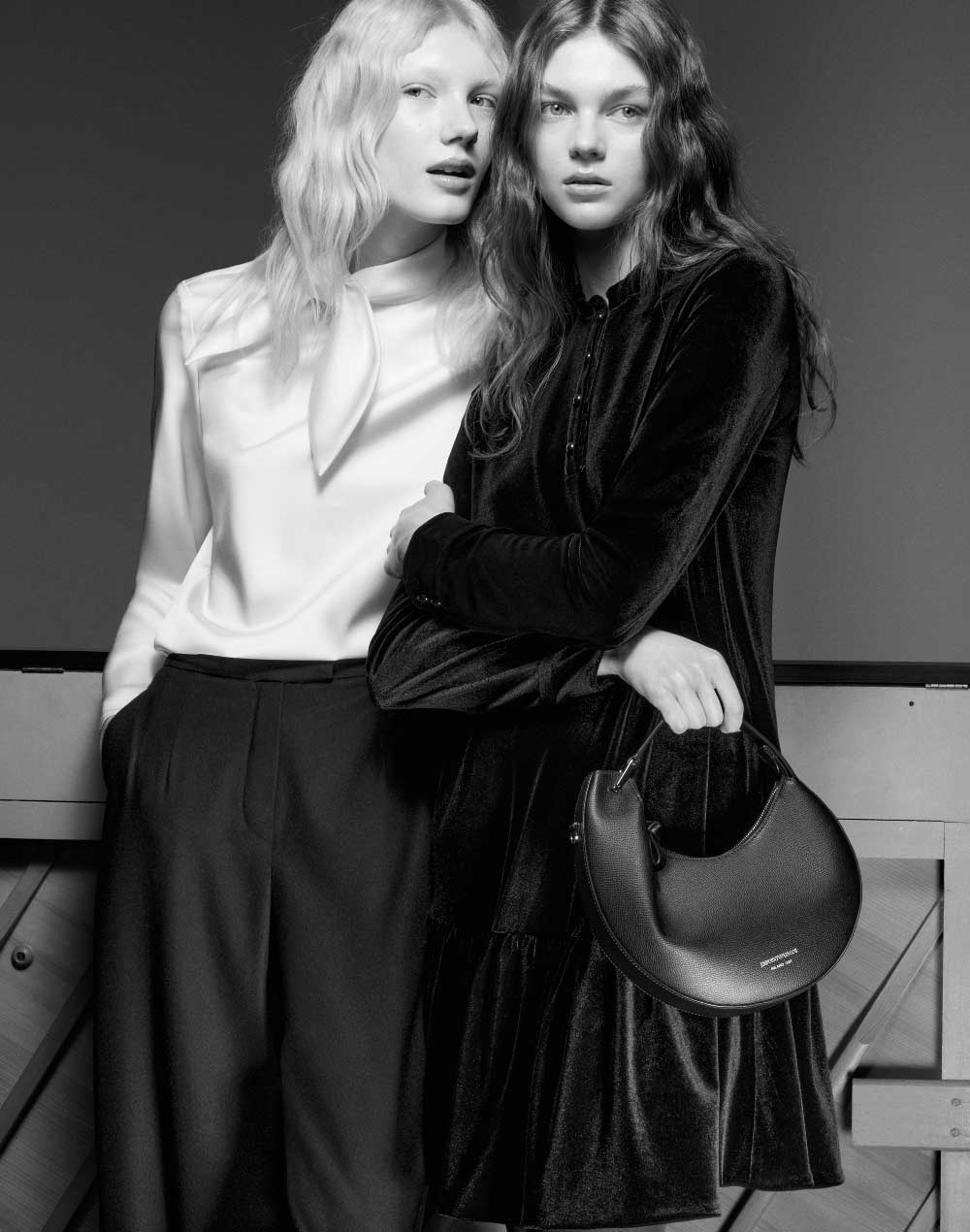 Los nuevos bolsos Emporio Armani celebran 45 años de legado