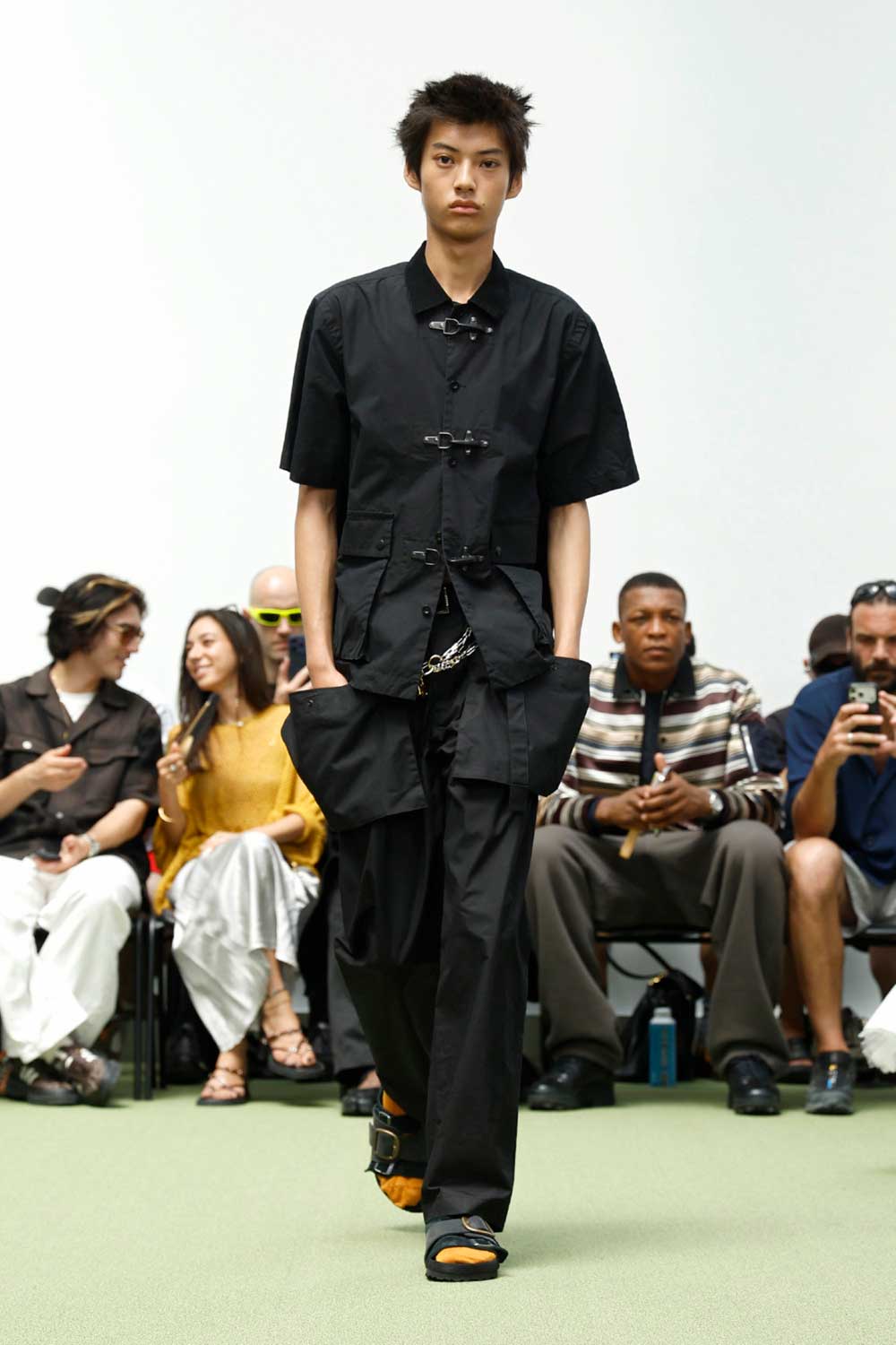 Sacai fusiona y reconstruye los iconos de Birkenstock