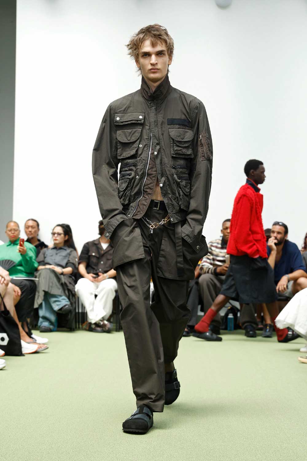 Sacai fusiona y reconstruye los iconos de Birkenstock