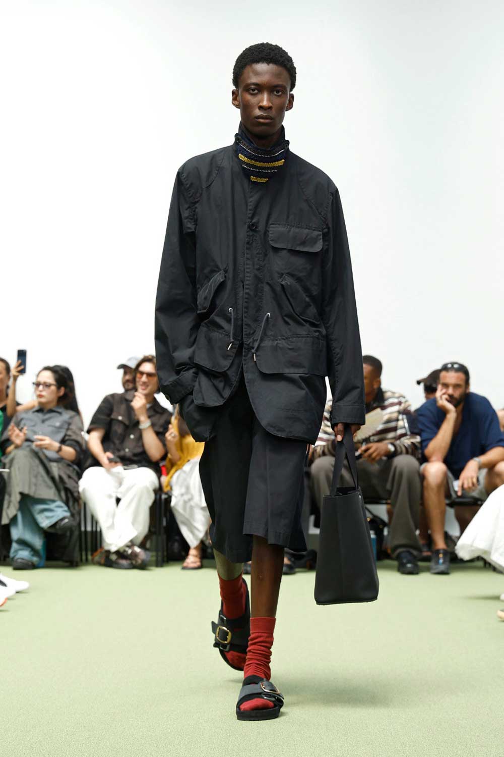 Sacai fusiona y reconstruye los iconos de Birkenstock