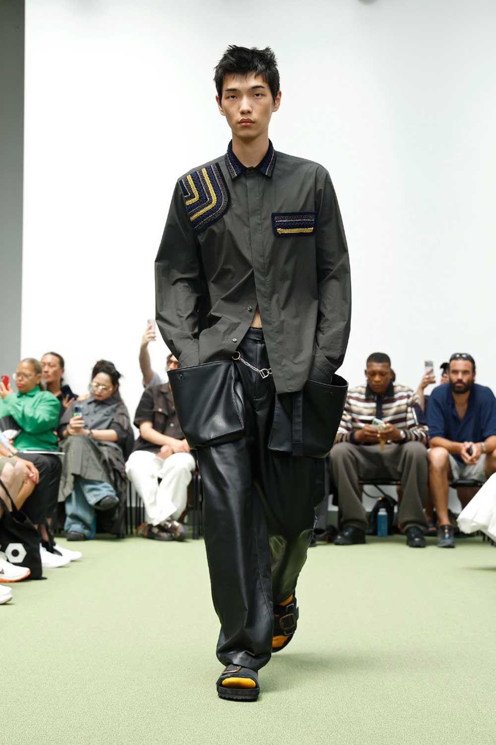 Sacai fusiona y reconstruye los iconos de Birkenstock