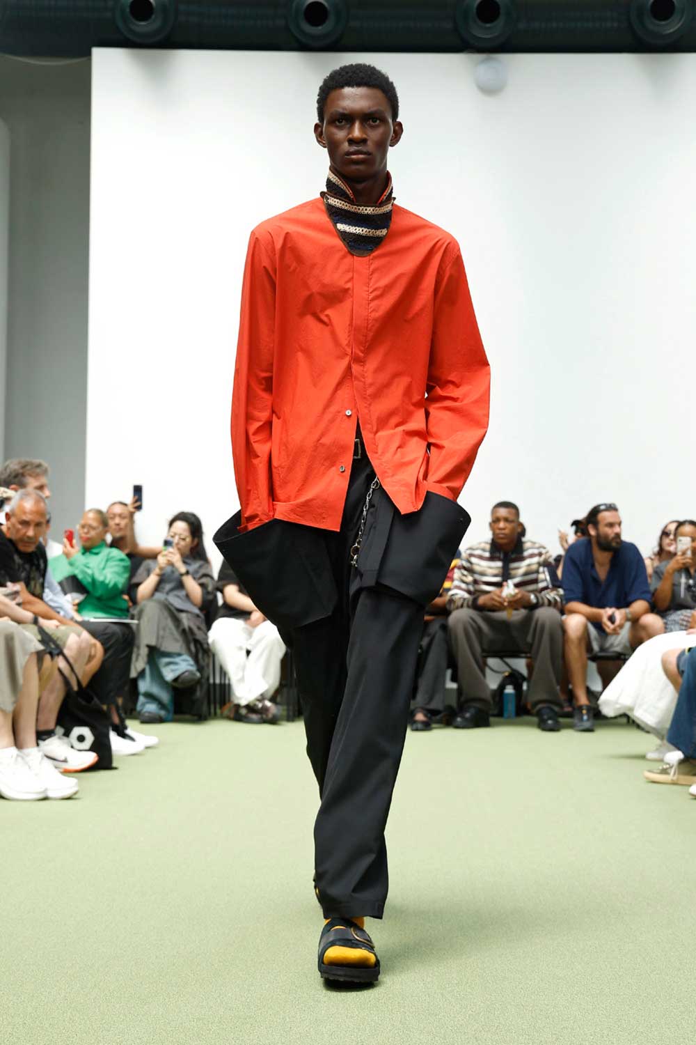 Sacai fusiona y reconstruye los iconos de Birkenstock