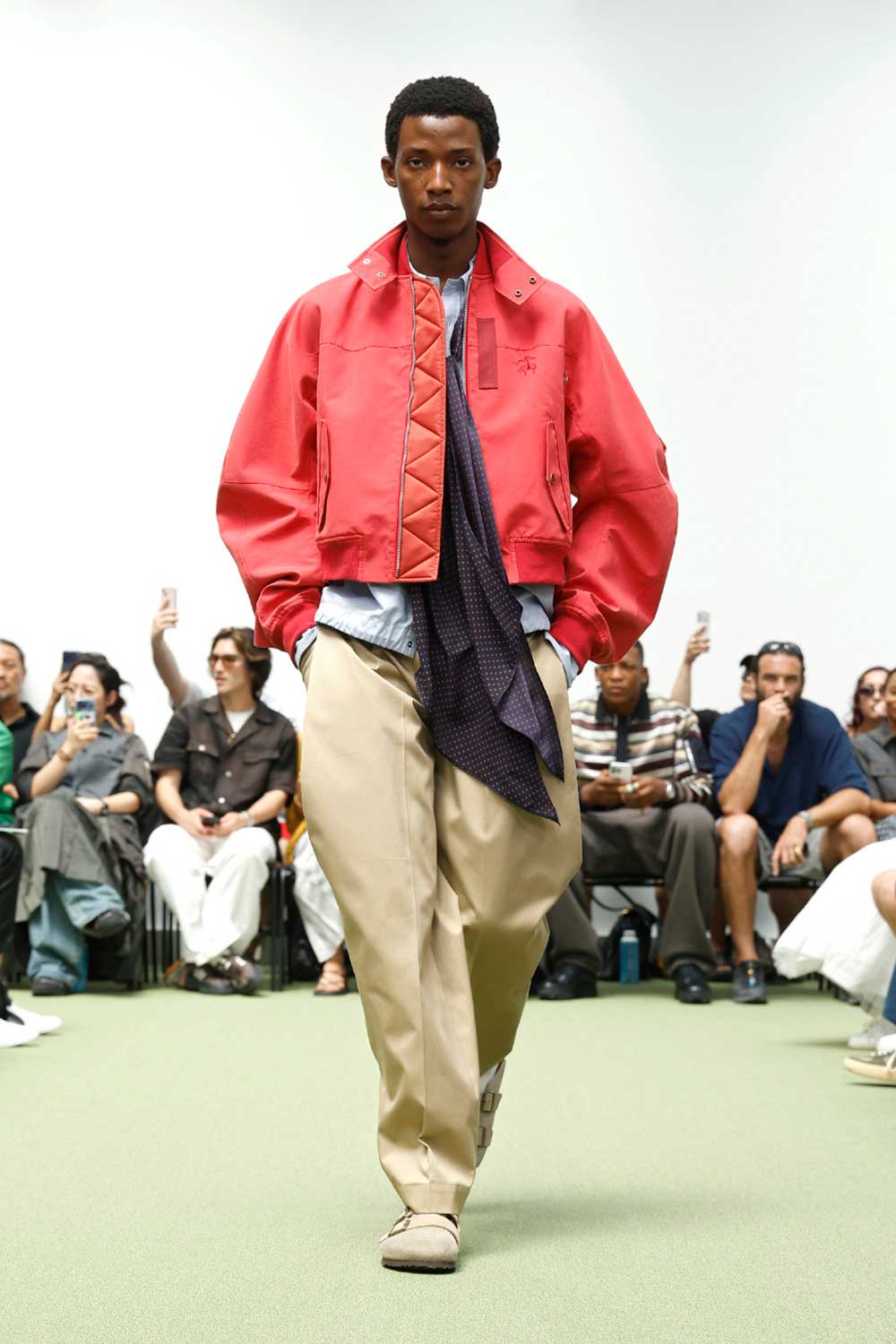 Sacai fusiona y reconstruye los iconos de Birkenstock