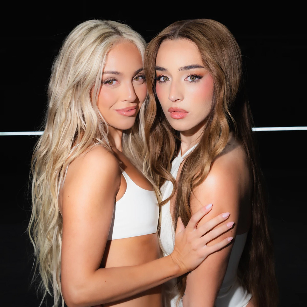 Ana Mena y Lola Índigo y pa ti toa <3 la canción del verano