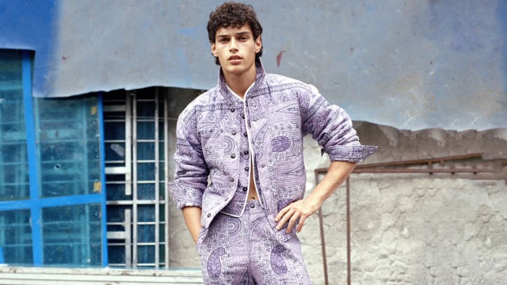 Antik Batik nos regresa a los 70 con su neo Flower Power