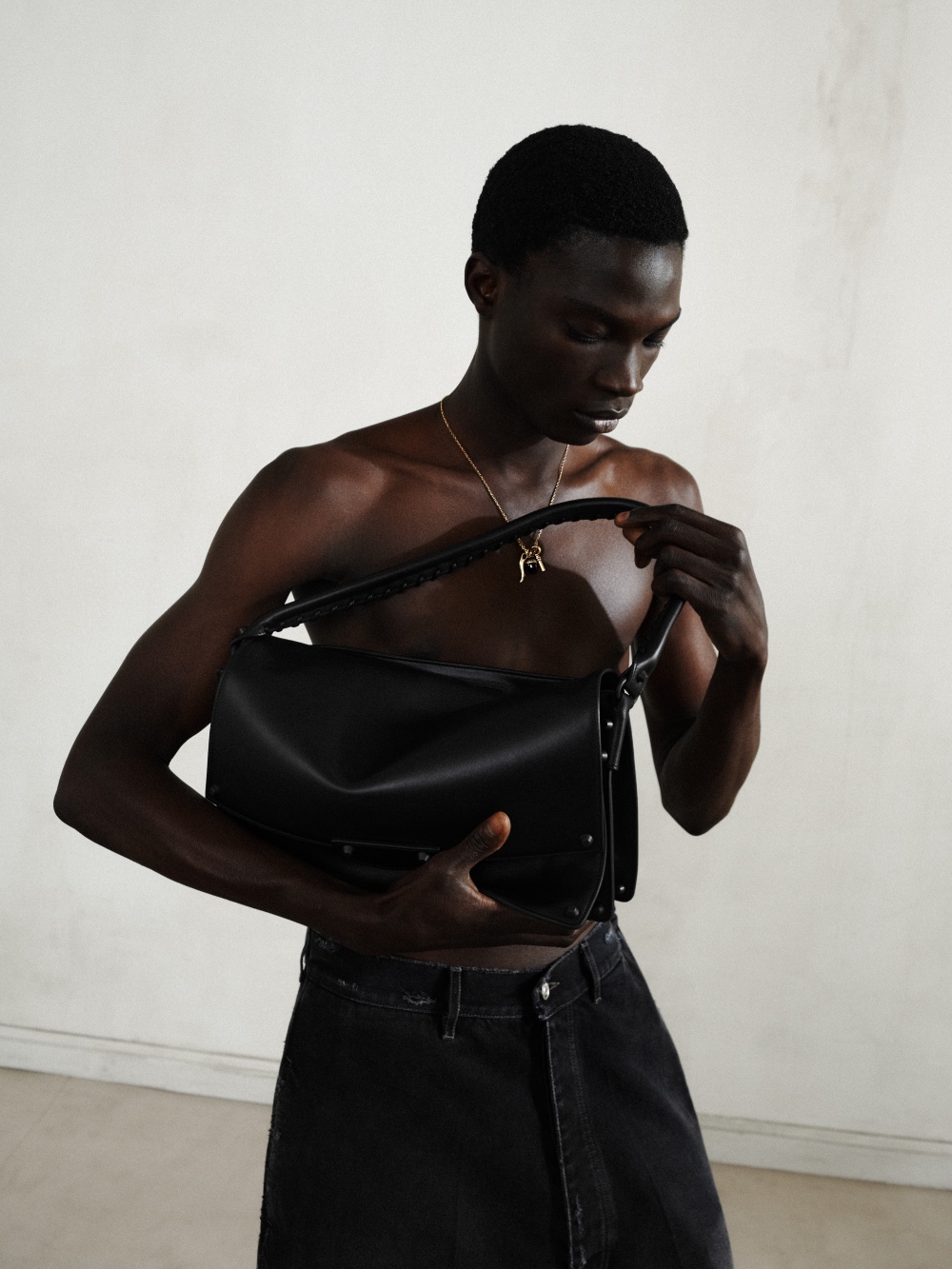 Piccioli reescribe los códigos Couture de Balenciaga