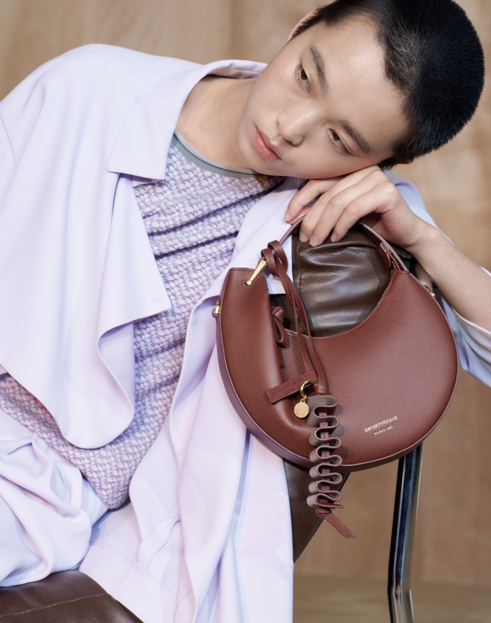 Los nuevos bolsos Emporio Armani celebran 45 años de legado